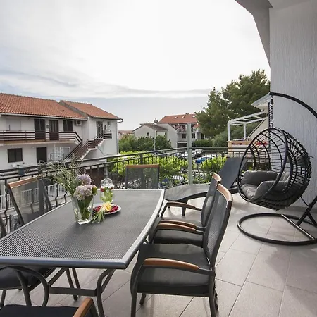 Sea And Sun Apartment *