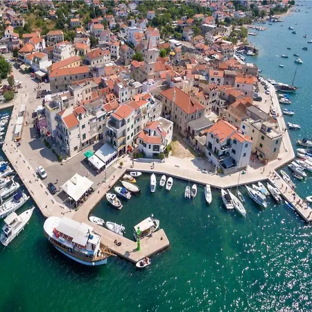 Sea And Sun Apartment Pirovac